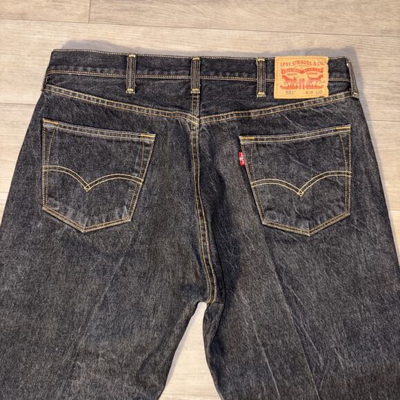 Levis 501 Jeans Men Size 38/30 Black Denim Button Fly Cotton Classic Straight - Picture 3 of 7